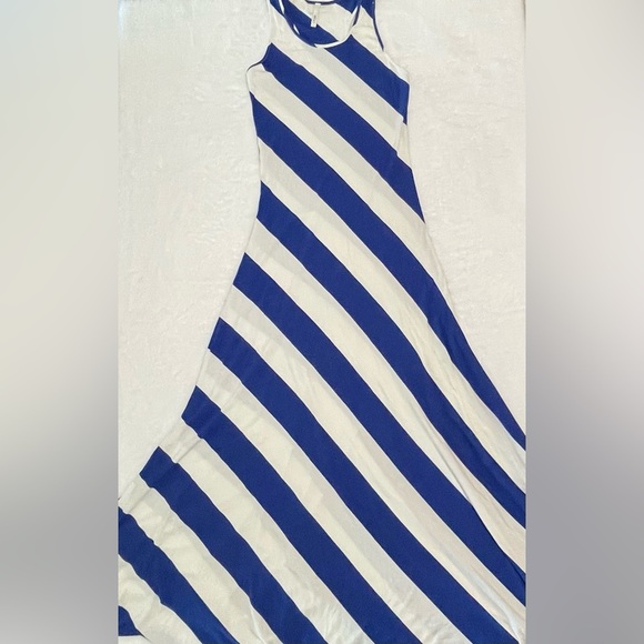 NWOT Blue and White Striped Maxi Dress - Medium Summer Gorgeous Flattering Dress - Picture 2 of 5